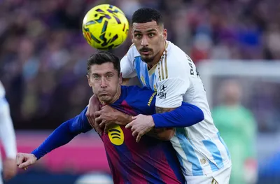 Барселона избира между двама за заместник на Левандовски