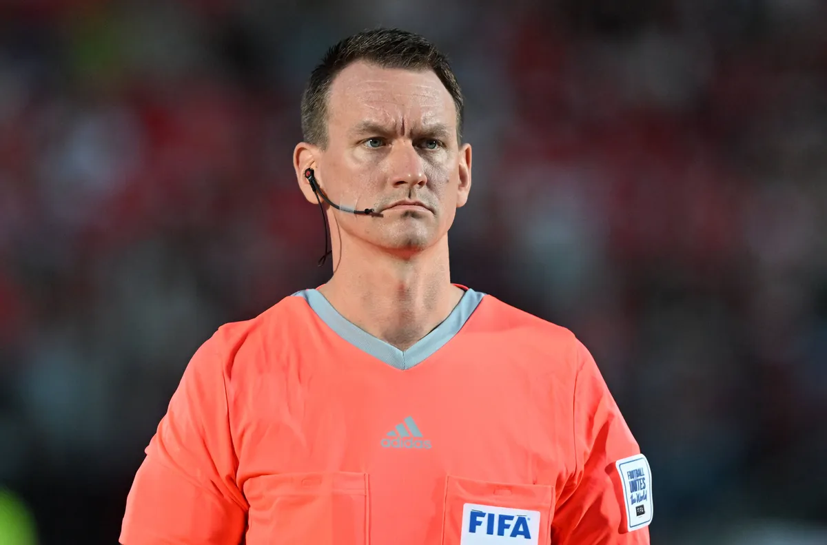 Чешкият съдия Онджей Берка ще ръководи последната среща на българския