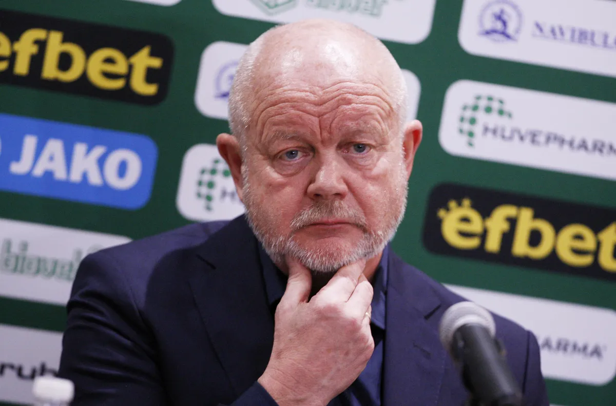 Треньорът на Лудогорец Пер Матиас Хьогмо говори на пресконференция преди