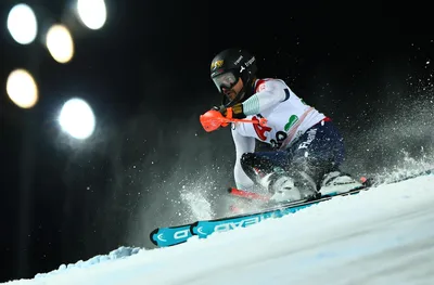 Алберт Попов финишира 18-и в нощния слалом в Шладминг