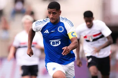 Крило избира португалци пред ЦСКА