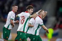 Не били виновни футболистите, а парашутистите