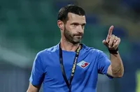 Официално: Клуб от елита остана без треньор