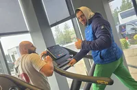 След серия премеждия сумистите минаха кантара на Световното  в последния момент