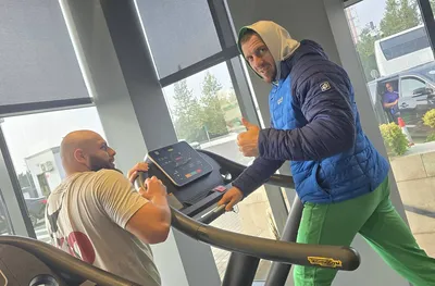 След серия премеждия сумистите минаха кантара на Световното  в последния момент