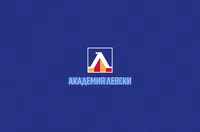 Левдси махна таксите от школата
