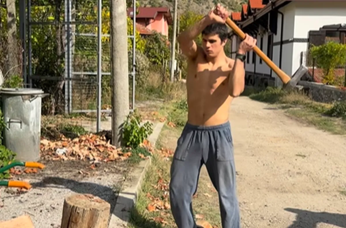 Тервел Замфиров оре, цепи дърва и показва мускули (ВИДЕО)