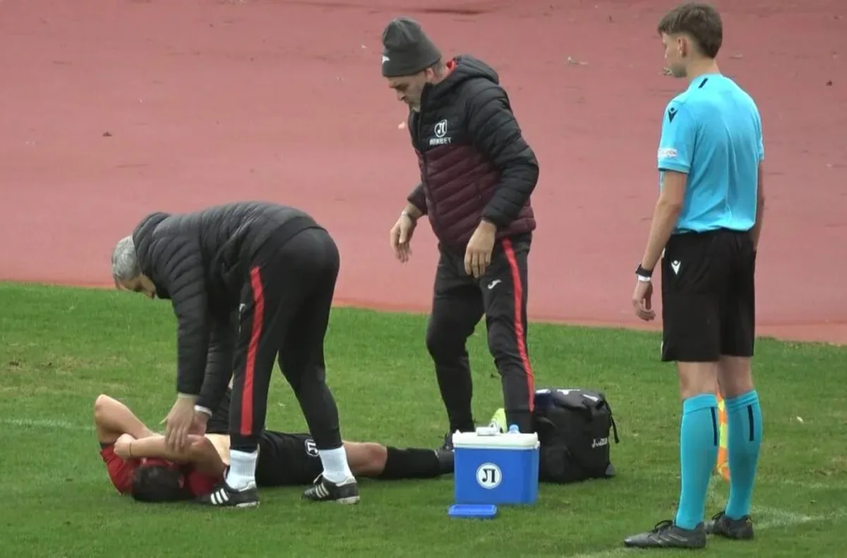 Енцо Еспиноса най вероятно е аут до края на сезона
Един