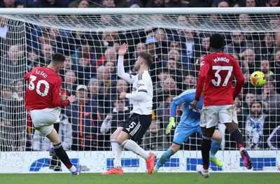 Манчестър Юнайтед би Фулъм във фантастична драма на „Олд Трафорд“