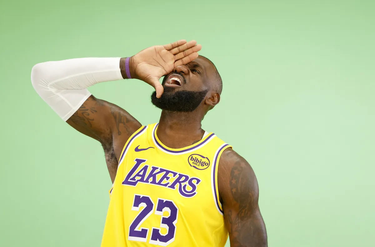 Но няма да бъде титуляр Баскетболната суперзвезда ЛеБрон Джеймс беше