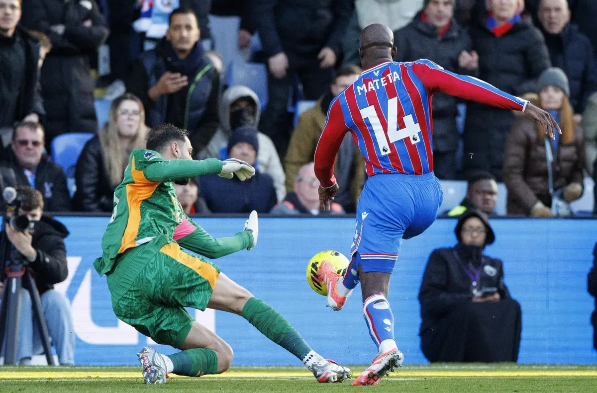 Росонерите се отказаха от нападателя Сензационен обрат претърпя трансферната сага