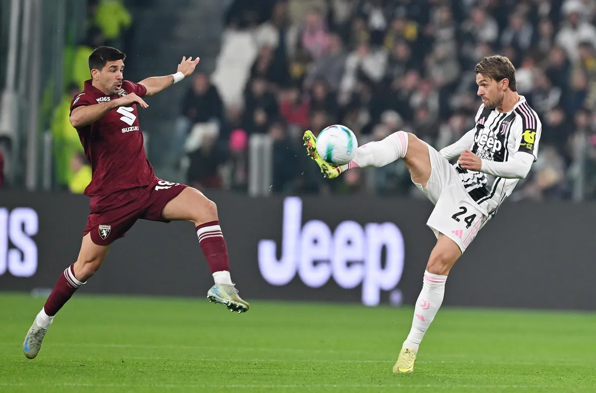 Ювентус прати защитника Даниеле Ругани във Фиорентина под наем като