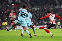 Съндърланд не се затрудни, отнесе Бърнли с класика