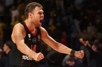 Везенков и двама американци в разширения състав на България