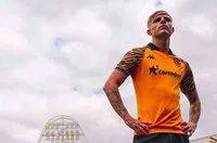 Хъл изгони бивш играч на Манчестър Юнайтед след само 6 месеца