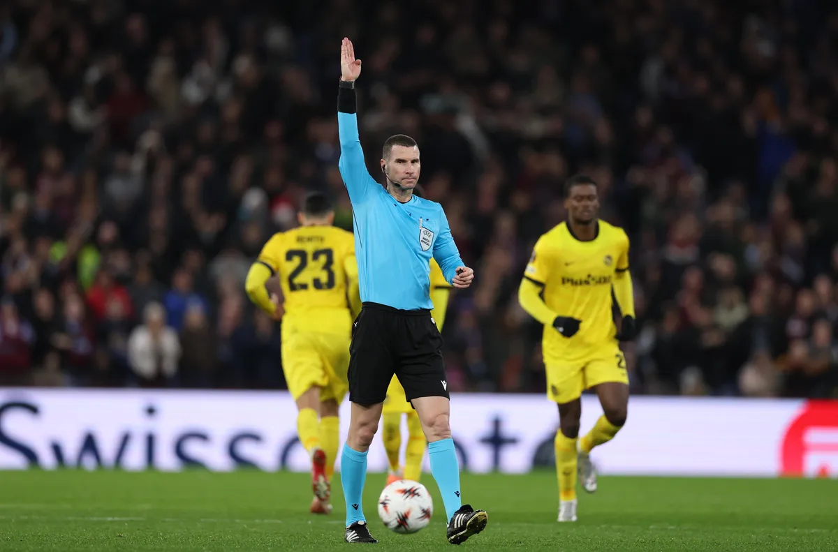 Драганов свири на Лудогорец а Попов поема Левски От БФС