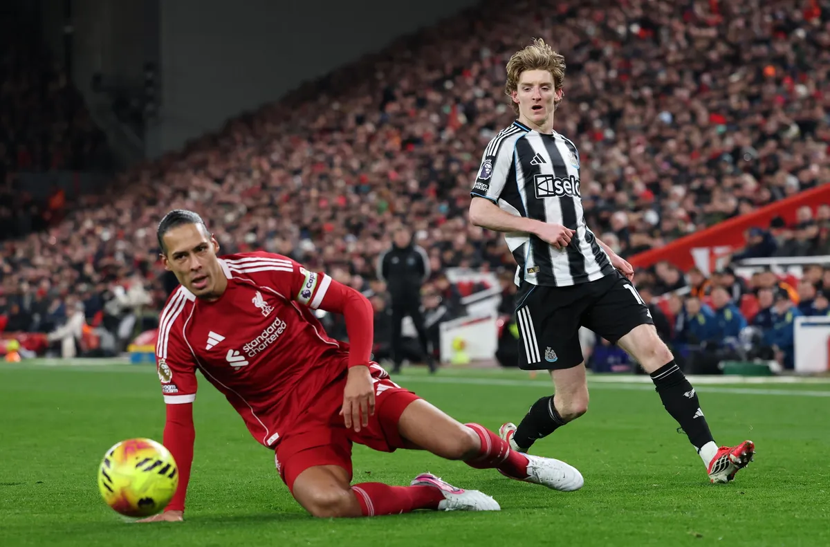 Капитанът на Ливърпул Вирджил ван Дайк признава че критиките към