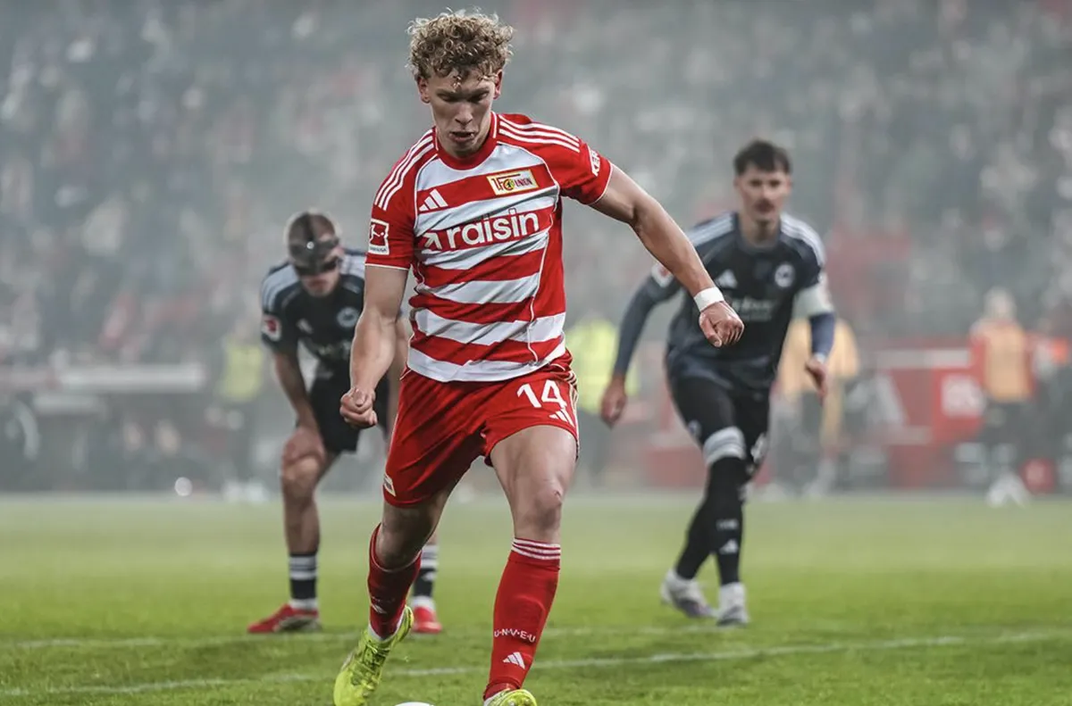 Унион се докопа до точката срещу Айнтрахт след дузпа и червен картон (ВИДЕО)