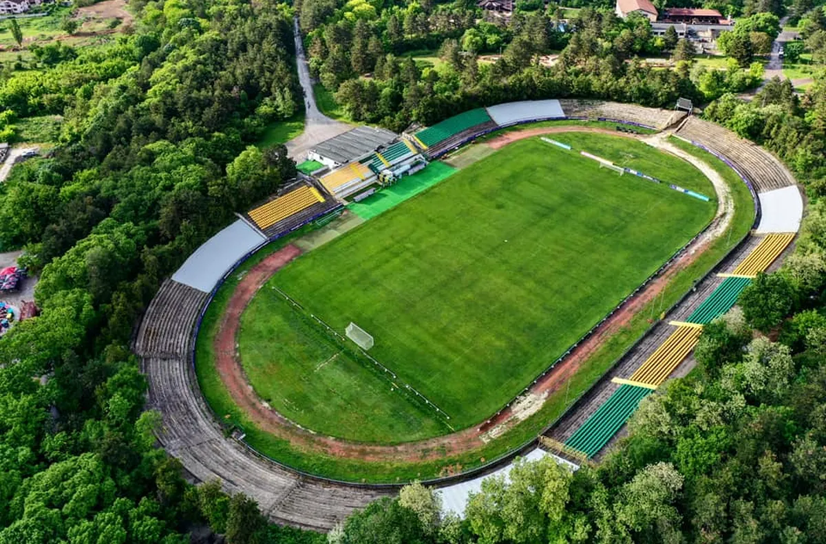 Стадионът на Добруджа – Дружба вече разполага с осветление от