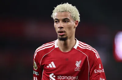 Екитике иска да продължава да вкарва и да спечели трофей с Ливърпул