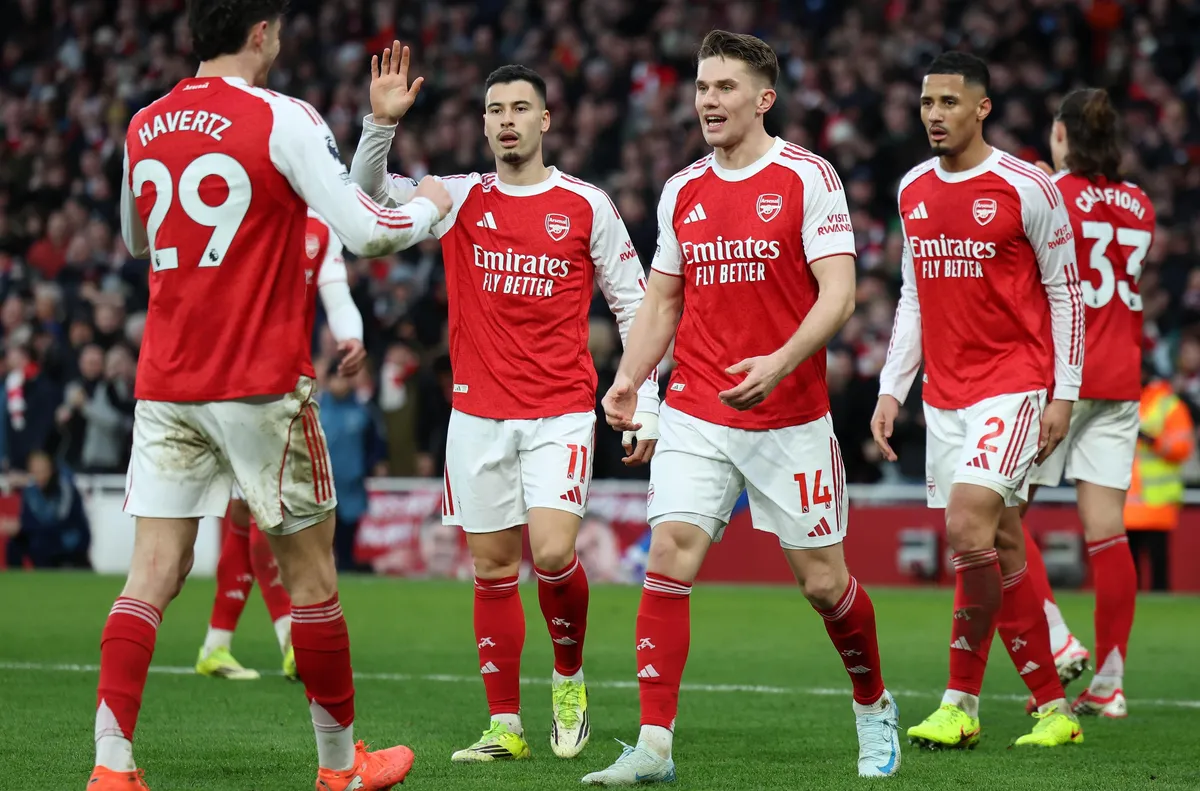 Гьокереш влезе от пейката и заби 2 гола Арсенал победи