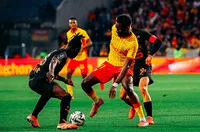 Ланс спечели с 10 човека и отново е лидер във Франция