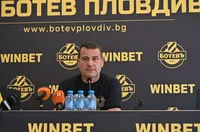 В Ботев (Пд) с поредна декларация, скочиха на "Лаута"