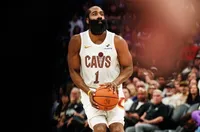 Джеймс Хардън дебютира за Кливланд Кавалиърс с победа