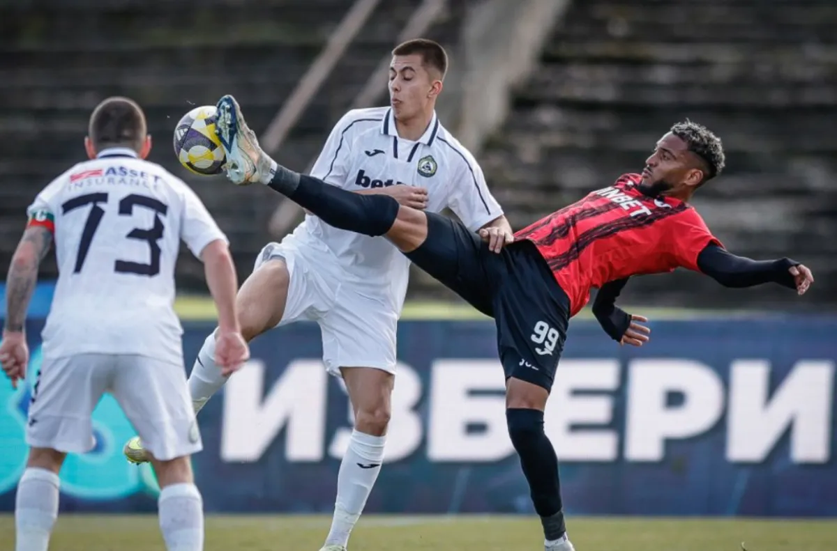 Локо (Пд) удари Славия в “Овча купел” - 2:0 (ВИДЕО)