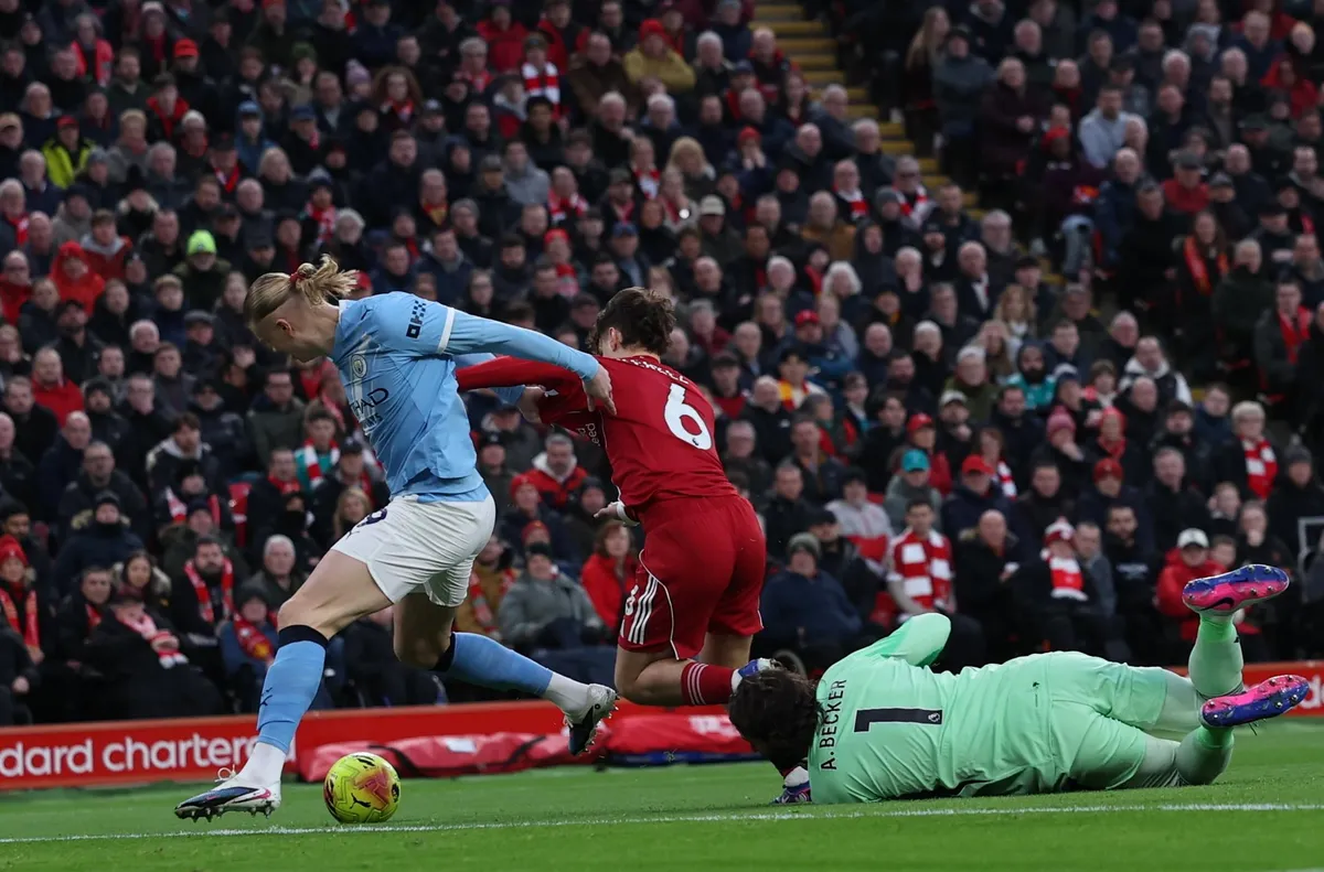 Гледайте и следете мача тук… Ливърпул е домакин на Манчестър