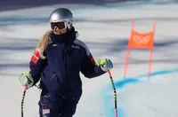 Съмнения за счупена подбедрица след тежкото падане на Линдзи Вон