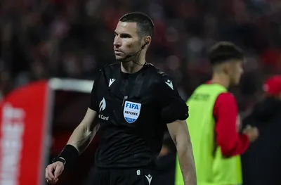 Гидженов, Чинков и Кабаков ще водят дербитата за Купата на България