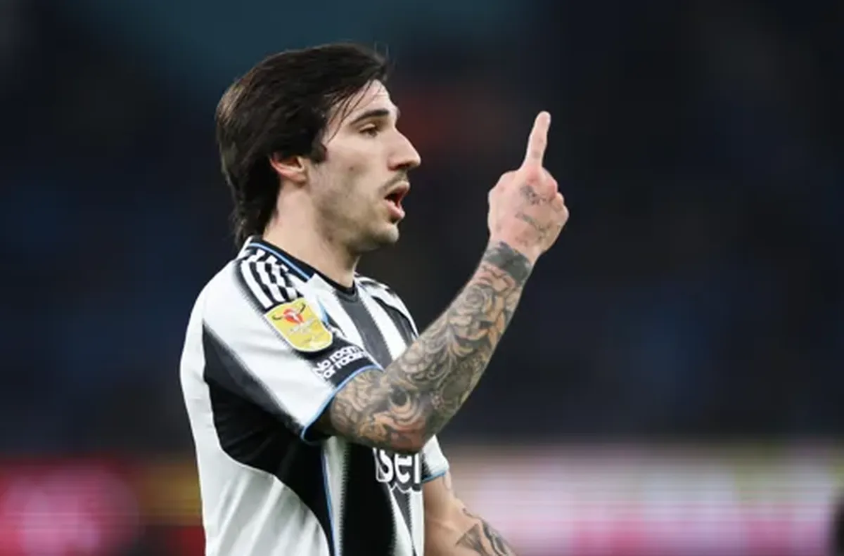 Арсенал и Ювентус са другите сериозни кандидати за халфа на