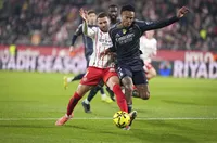 Манчестър Юнайтед вади 40 милиона за Милитао