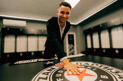 Карабельов пред трансфер в родния клуб на Ибрахимович