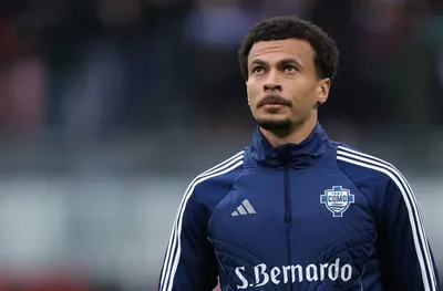 Деле Али пак го загази - натрупа огромни загуби на покер