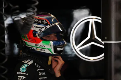 Кими Антонели катастрофира, но е невредим