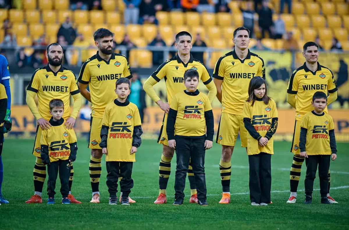 Финансовият благодетел на канарчетата Илиян Филипов е активен и във