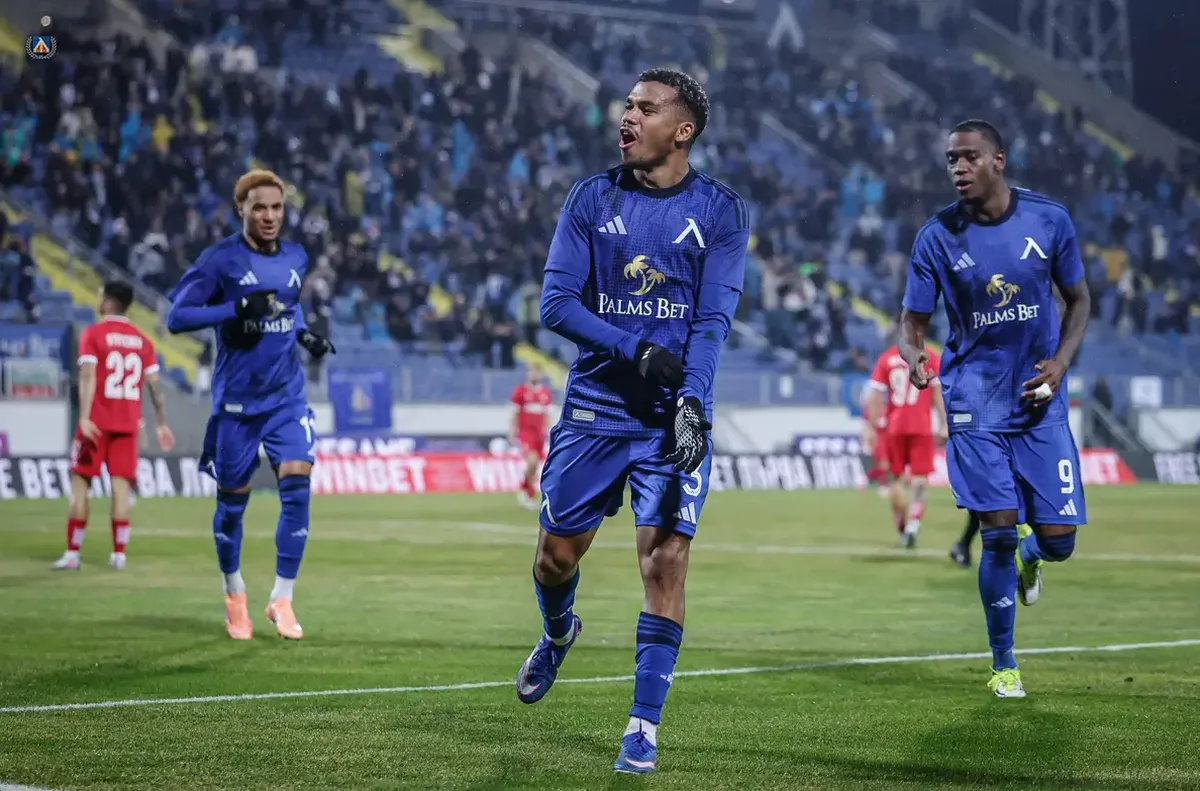 Сините обявиха състава си за мача Група от 20 футболисти