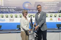 Весела Лечева запозна Димитър Николов с тънкостите на спортната стрелба