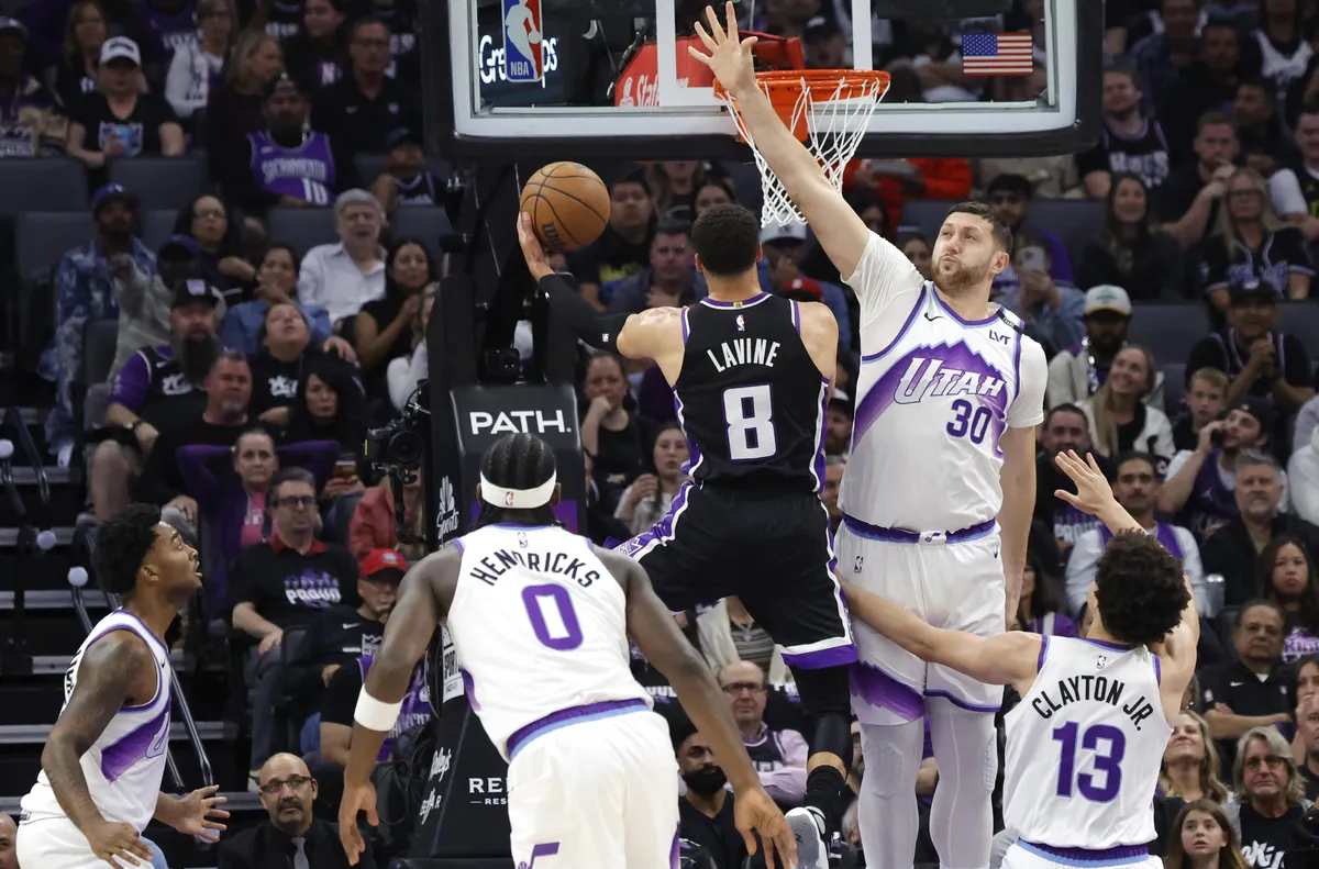 Националната баскетболна асоциация НБА глоби Юта Джаз за 500 000