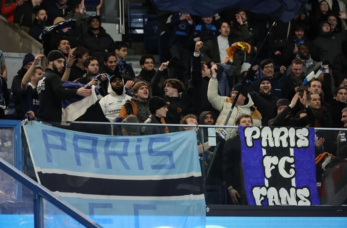 Полицията спря меле между фенове на ПСЖ и Марсилия