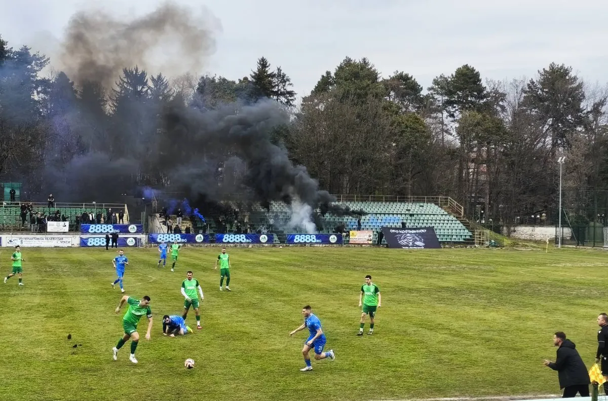 Над 1500 души гледаха отложения мач от Трета лига По