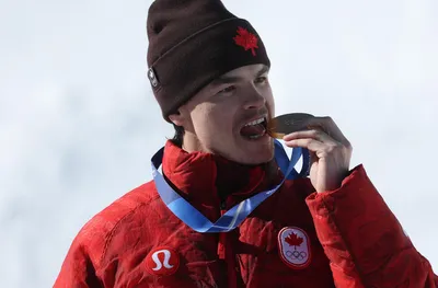 Канадец с титла в историческото първо паралелно състезание бабуни за мъже на Олимпийски игри