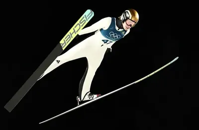 Норвежка състезателка с исторически триумф в женския ски скок