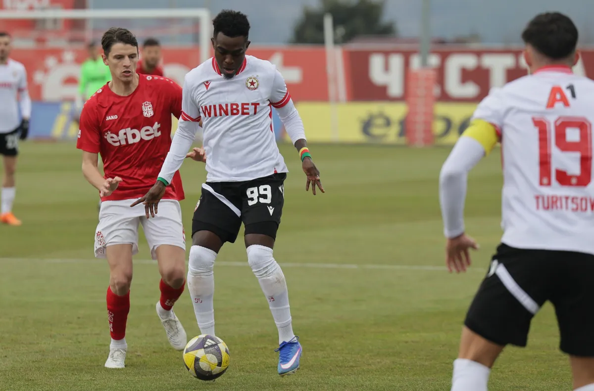 Христо Янев няма да може да разчита на двама от