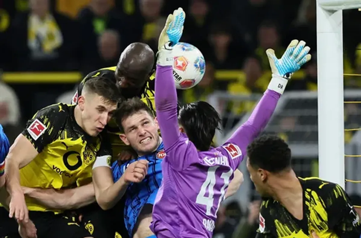 Двама защитници пропускат двубоя от Шампионска лига Защитниците на Борусия