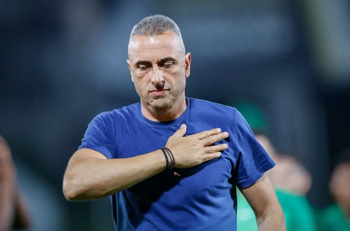 Димитров вече не е наставник на канарчетата Ивайло Петев ще