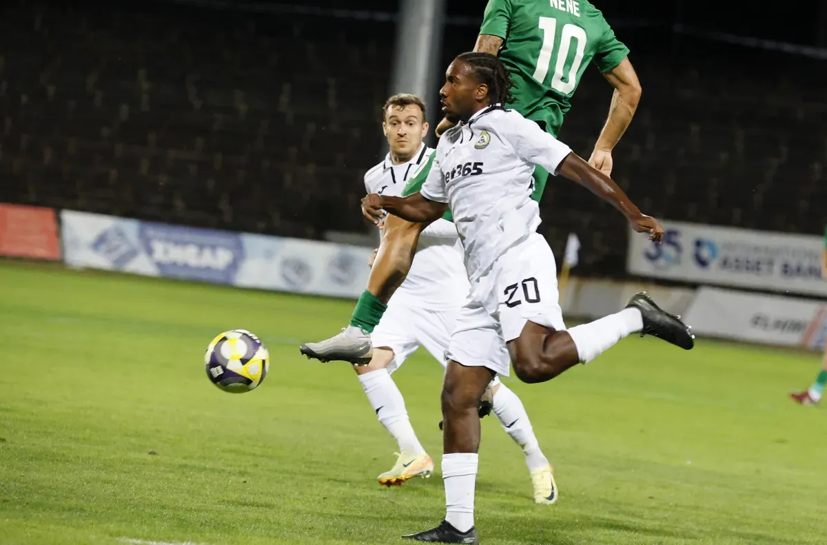 Сините имат интерес към Жордан Варела Още един играч от