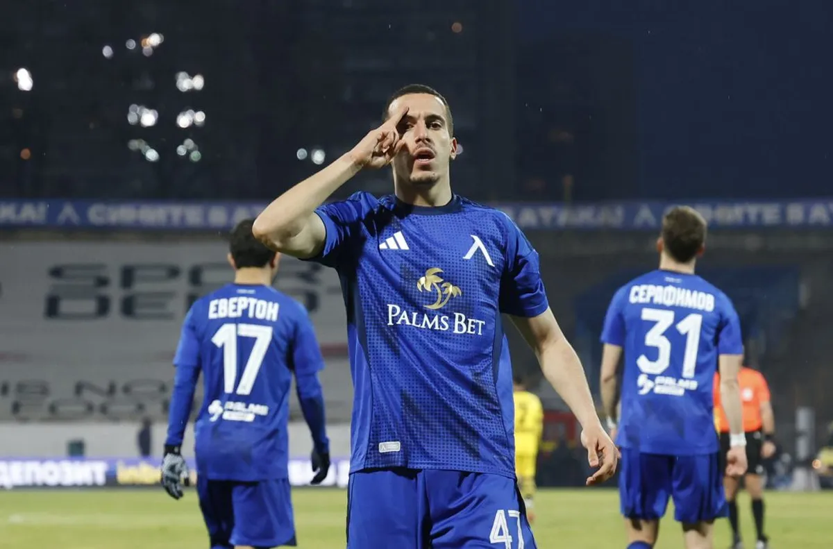 Акрам Бурас изигра пореден силен мач Халфът на Левски Акрам